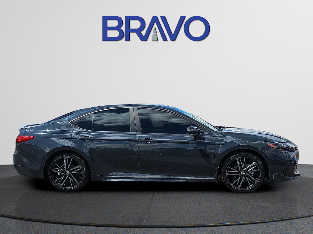 Used 2025 Toyota Camry XSE FWD image 5