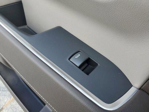 Used 2023 GMC Sierra 1500 SLT w/ SLT Premium Package image 15