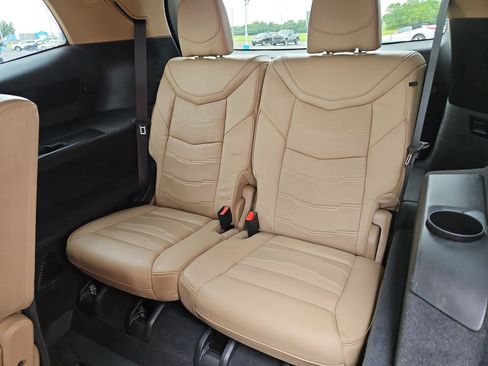 Used 2023 Cadillac XT6 Premium Luxury w/ Platinum Package AWD/4WD image 23