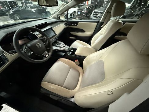 Used 2018 Honda Clarity Plug-In Hybrid image 7
