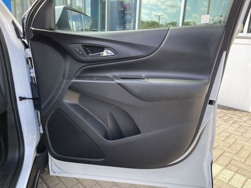 Used 2024 Chevrolet Equinox LT w/ LPO, Floor Liner Package FWD image 31