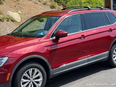 Used 2018 Volkswagen Tiguan SE AWD/4WD image 32
