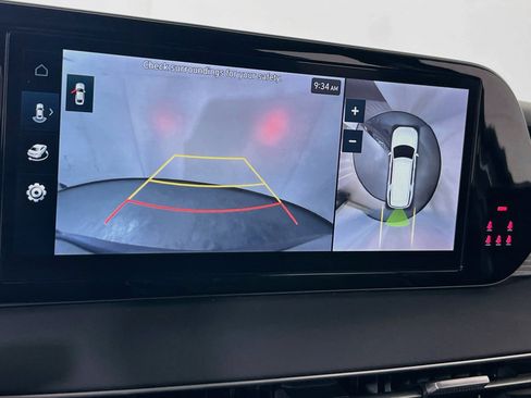 Used 2023 Hyundai Palisade Limited w/ Winter Package image 14