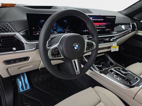 New 2026 BMW X7 M60i image 17