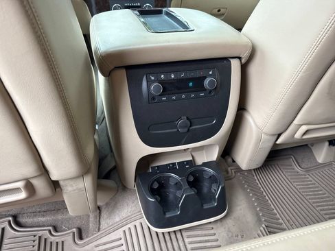 Used 2009 GMC Yukon XL Denali AWD/4WD image 21