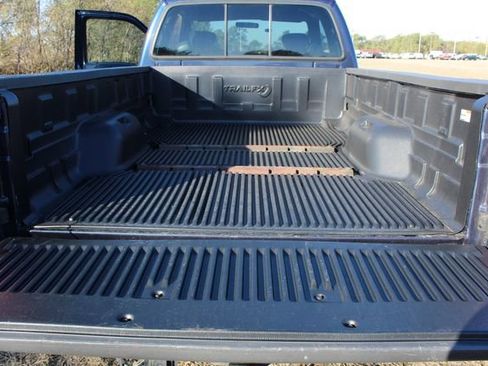 Used 2001 Ford F350 XLT image 12