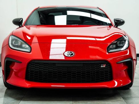 Used 2023 Toyota GR86 Premium w/ ALL Weather Mat Package (TMS) RWD image 6