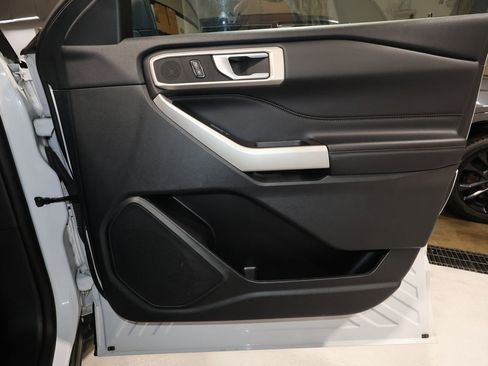 Used 2023 Ford Explorer XLT w/ Equipment Group 202A image 18