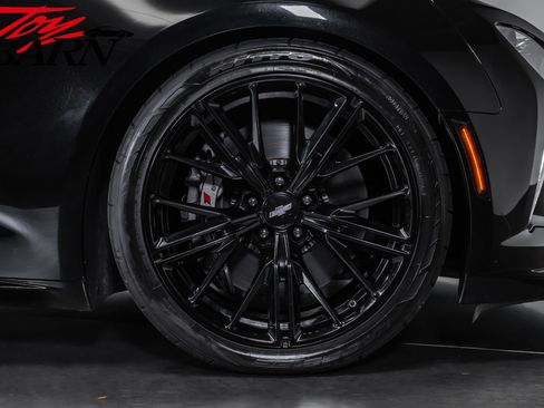 Used 2018 Chevrolet Camaro ZL1 RWD image 17