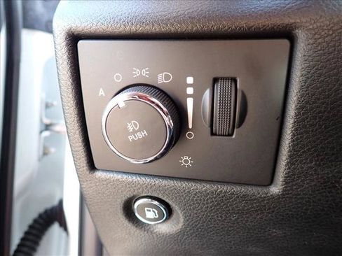 Used 2022 Jeep Grand Cherokee Limited AWD/4WD image 16