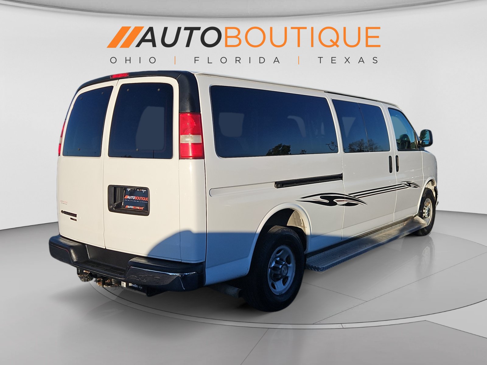 Used 2014 Chevrolet Express 3500 LT w/ LT Preferred Equipment Group RWD image 5
