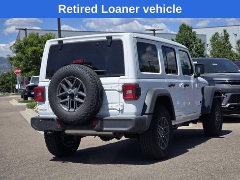 Used 2025 Jeep Wrangler Unlimited Sport AWD/4WD image 4