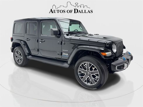 Used 2023 Jeep Wrangler Unlimited Sahara w/ Cold Weather Group image 2