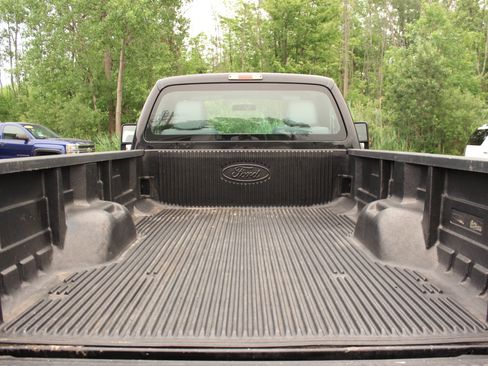 Used 2015 Ford F250 XL w/ Power Equipment Group AWD/4WD image 7