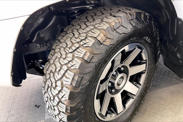 Used 2017 Toyota 4Runner TRD Off-Road Premium AWD/4WD image 34