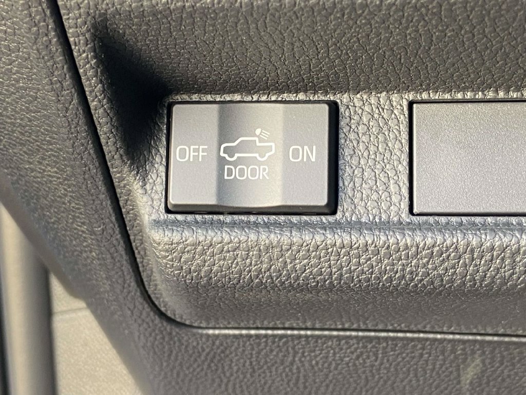 Used 2024 Toyota Tacoma SR5 AWD/4WD image 30