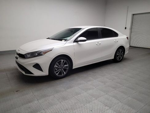 Used 2024 Kia Forte LXS w/ LXS Technology Package image 2