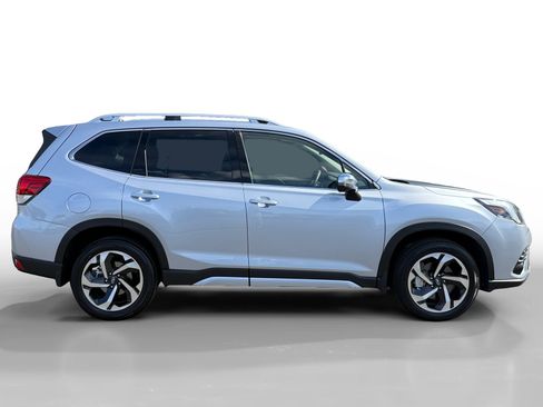 Used 2023 Subaru Forester Touring AWD/4WD image 6