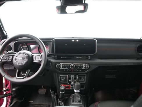 Used 2024 Jeep Wrangler Unlimited Rubicon image 24