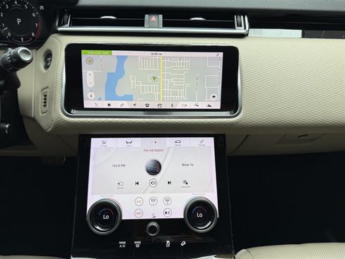 Used 2018 Land Rover Range Rover Velar R-Dynamic SE AWD/4WD image 20