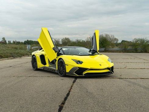 Used 2017 Lamborghini Aventador LP 750-4 Superveloce image 31