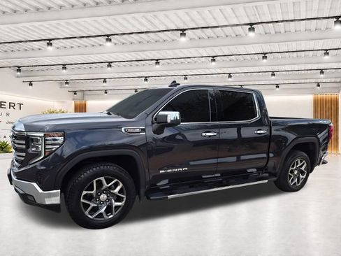 Used 2022 GMC Sierra 1500 SLT w/ SLT Convenience Package AWD/4WD image 5