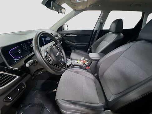 Certified 2025 Kia Seltos S image 20