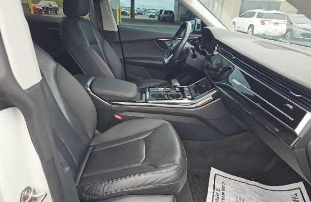 Used 2019 Audi Q8 Premium Plus w/ Premium Plus AWD/4WD image 8