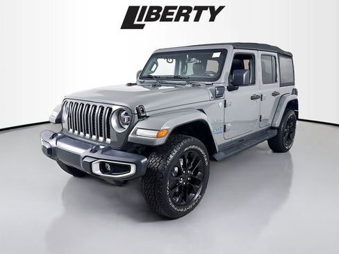 Used 2021 Jeep Wrangler Unlimited Sahara w/ Cold Weather Group image 3