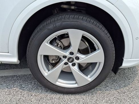 Certified 2025 Audi Q5 Premium Plus AWD/4WD image 8
