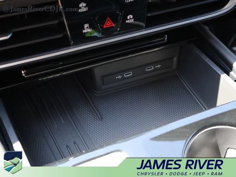 Used 2026 Volkswagen Atlas SE AWD/4WD image 39