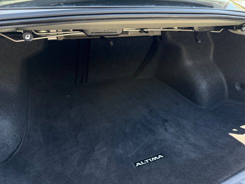 Used 2022 Nissan Altima 2.5 SV FWD image 17