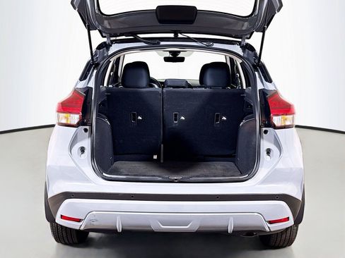 Used 2024 Nissan Kicks SV w/ Interior Electronics Package FWD image 22