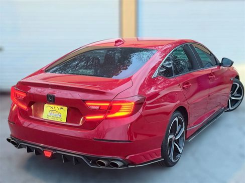 Used 2018 Honda Accord Sport image 13