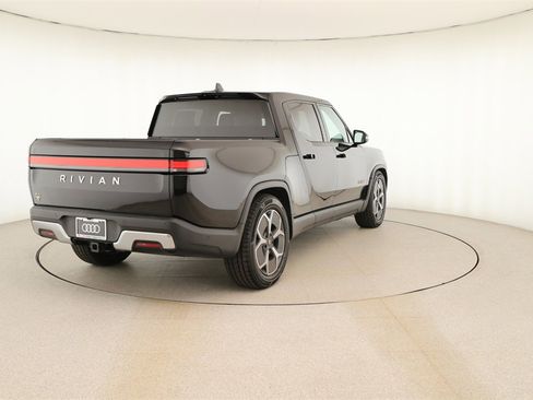 Used 2023 Rivian R1T Adventure image 6