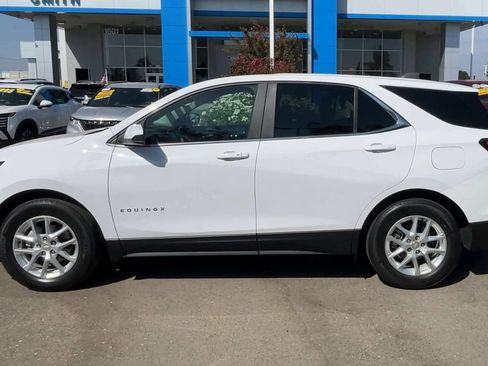 Used 2022 Chevrolet Equinox LT FWD image 4