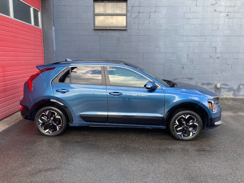 Used 2023 Kia Niro Wind image 2