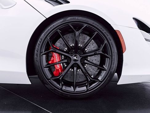 Used 2024 McLaren Artura RWD image 43