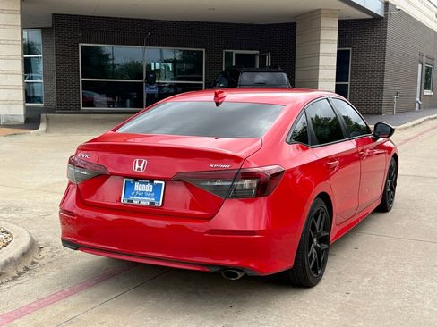 Used 2025 Honda Civic Sport image 5