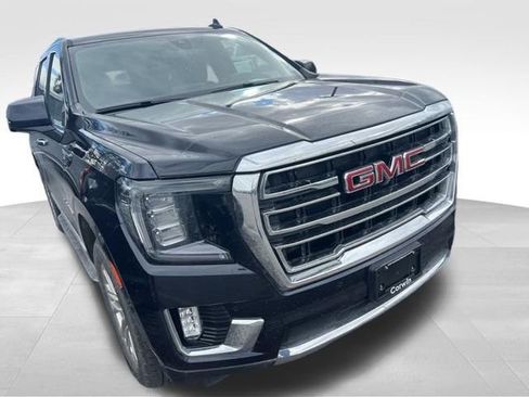 Used 2022 GMC Yukon SLT w/ SLT Luxury Package image 4