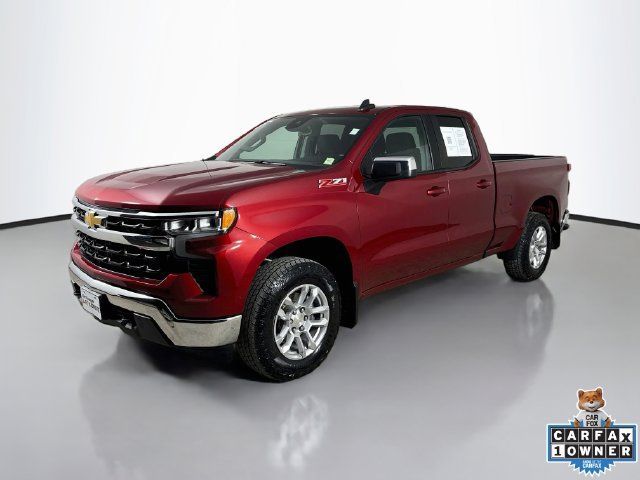 Used 2024 Chevrolet Silverado 1500 LT w/ Z71 Off-Road Package AWD/4WD image 8