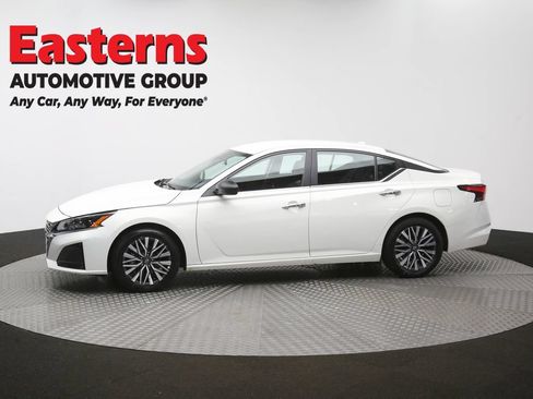 Used 2025 Nissan Altima 2.5 SV FWD image 56