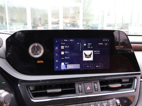 Used 2024 Lexus ES 350 w/ Premium Package image 21