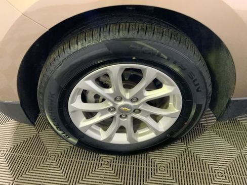 Used 2018 Chevrolet Equinox LS image 11