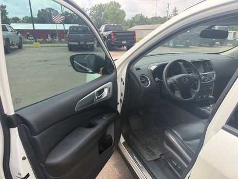 Used 2018 Nissan Pathfinder SL AWD/4WD image 7