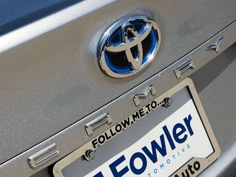 Certified 2022 Toyota Camry XLE w/ Cold Weather Package FWD image 11