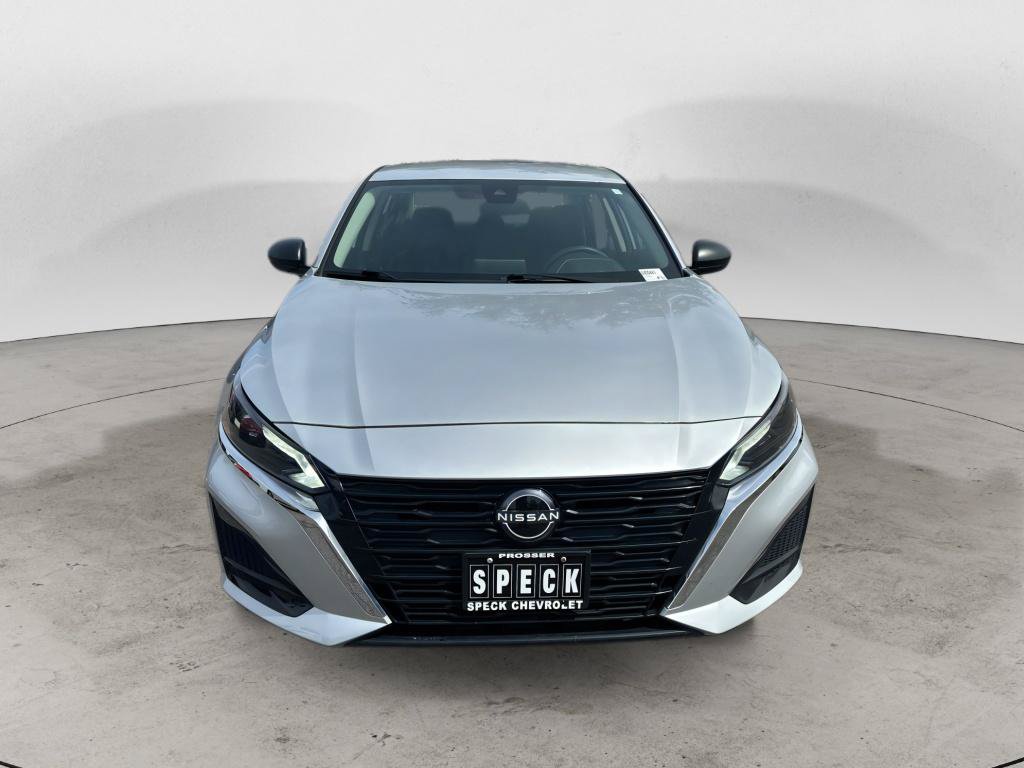 Used 2024 Nissan Altima 2.5 SV FWD image 8