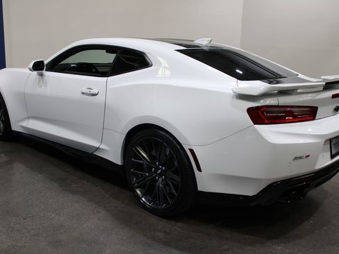 Used 2017 Chevrolet Camaro ZL1 RWD image 10