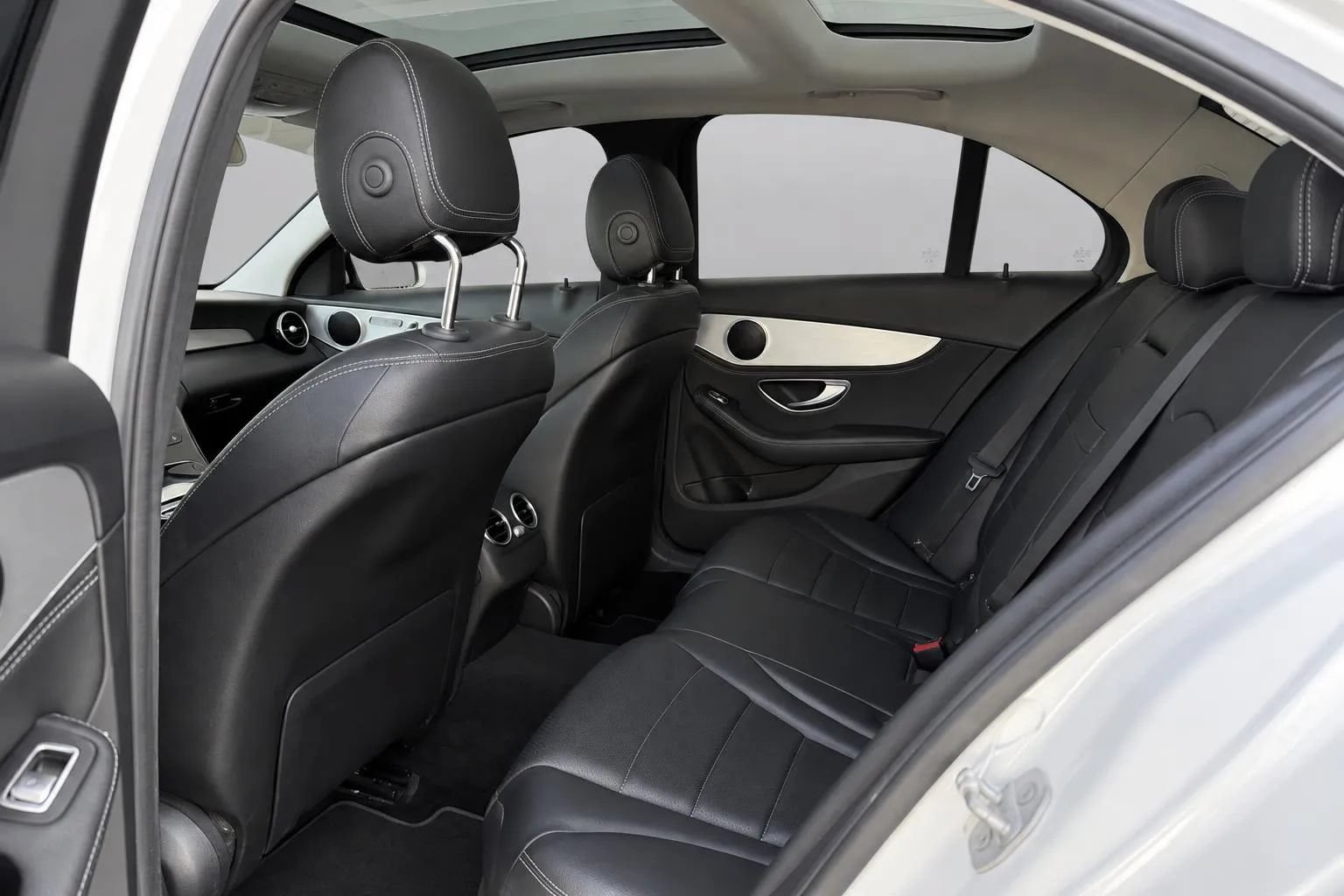 Used 2016 Mercedes-Benz C 300 4MATIC Sedan image 10