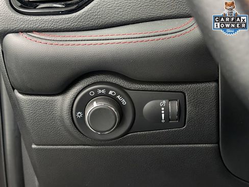 Used 2025 Dodge Durango GT AWD/4WD image 25
